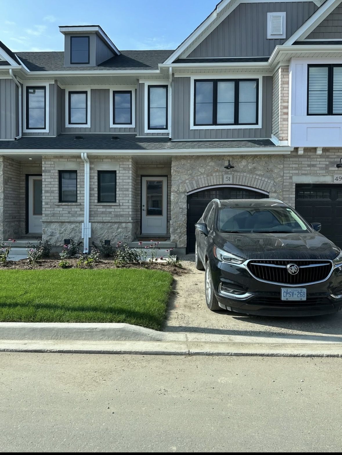 Modern 3BR/3BA Townhome in Elora — Granite Homes